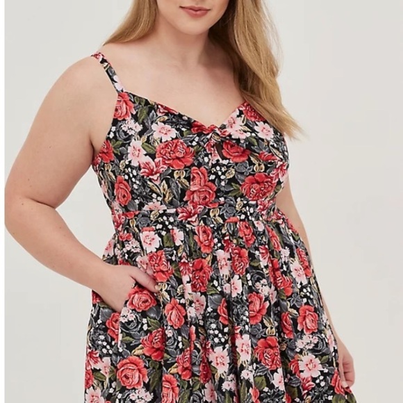 TORRID NWT TIE FRONT SKATER DRESS - POPLIN FLORAL BLACK - Picture 4 of 6